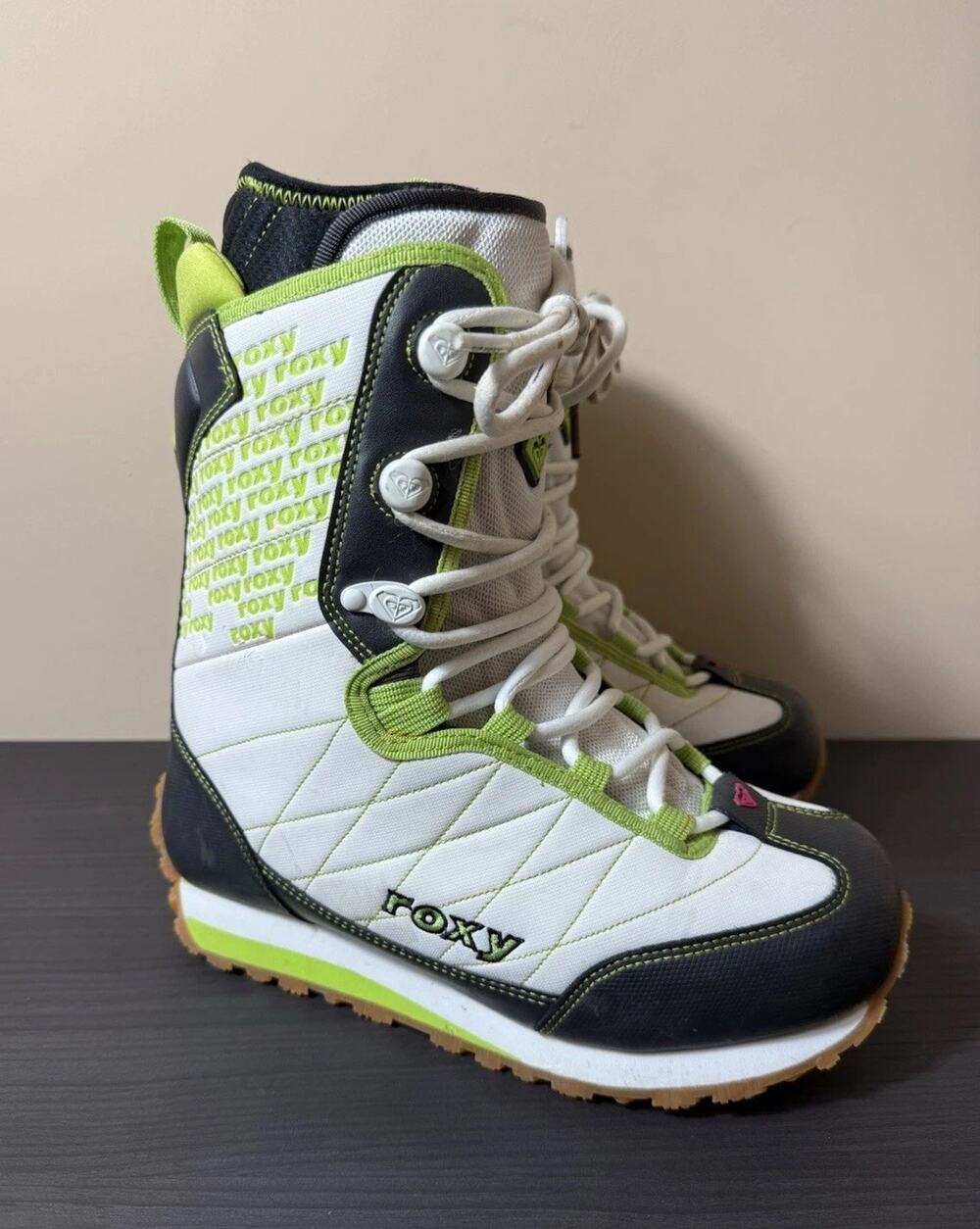 Roxy Mist Womens Snowboard Boots Size 8.5 Traditional Lace EUR 40 Gum Bottom